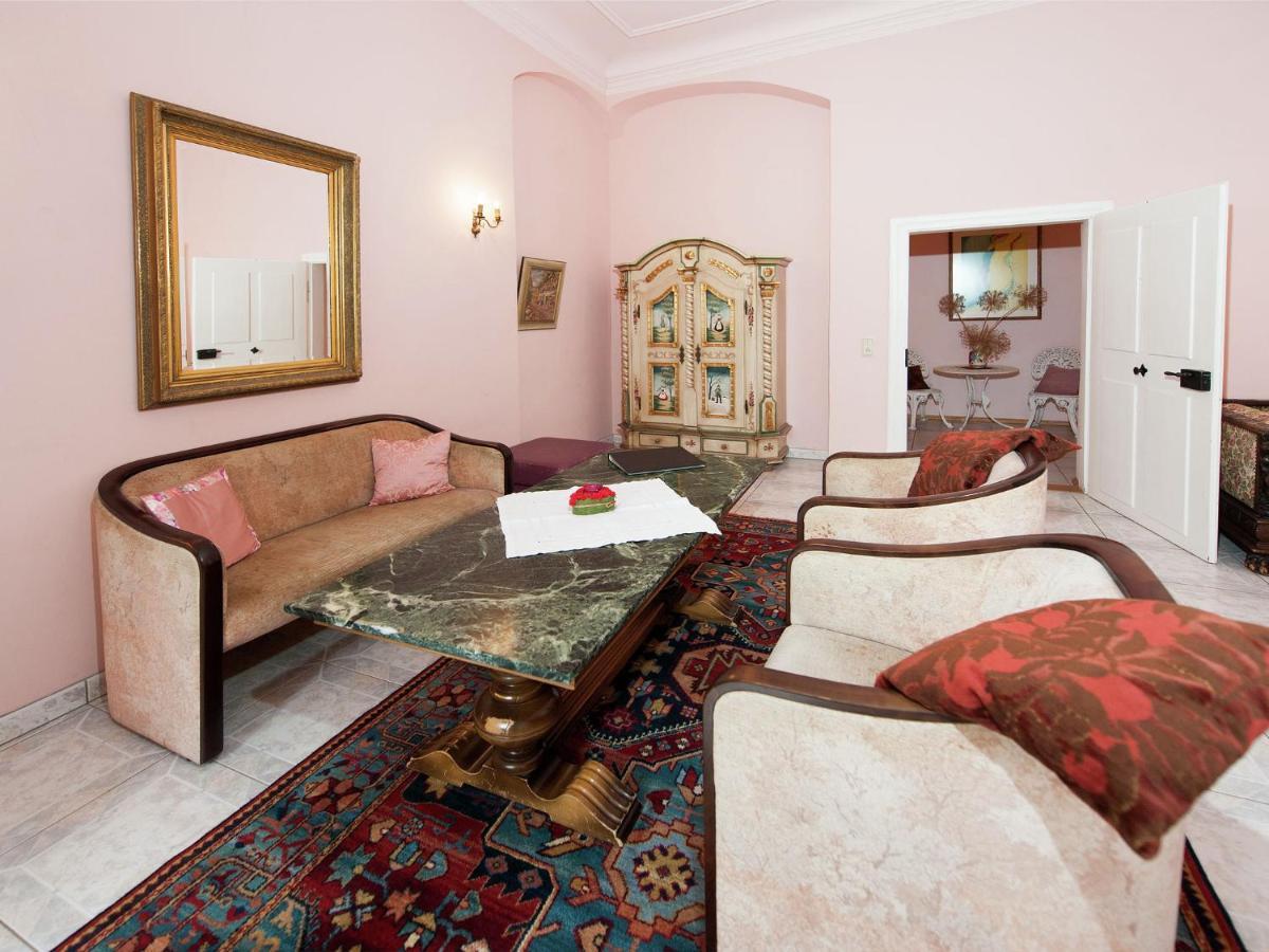 Vintage Apartment In Arzberg Triestewitz Buitenkant foto