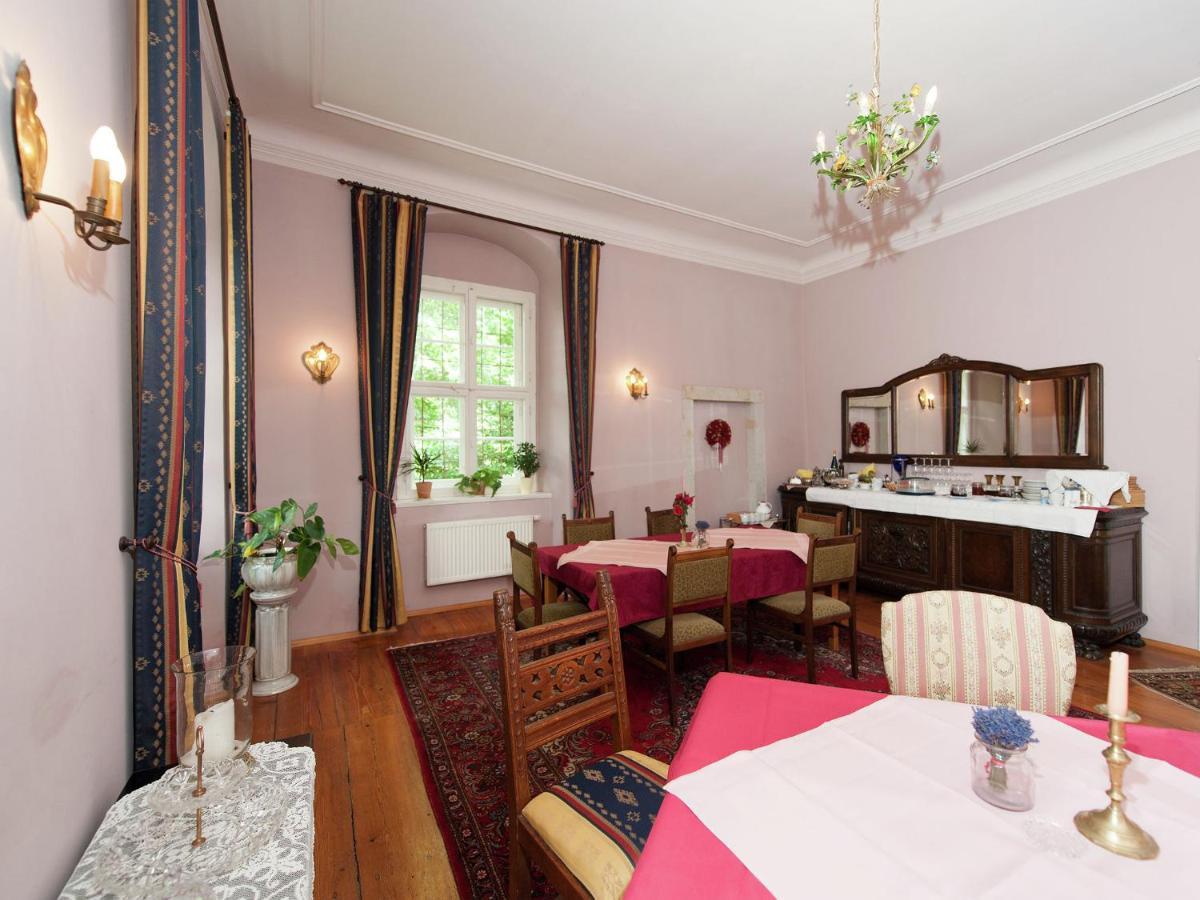 Vintage Apartment In Arzberg Triestewitz Buitenkant foto