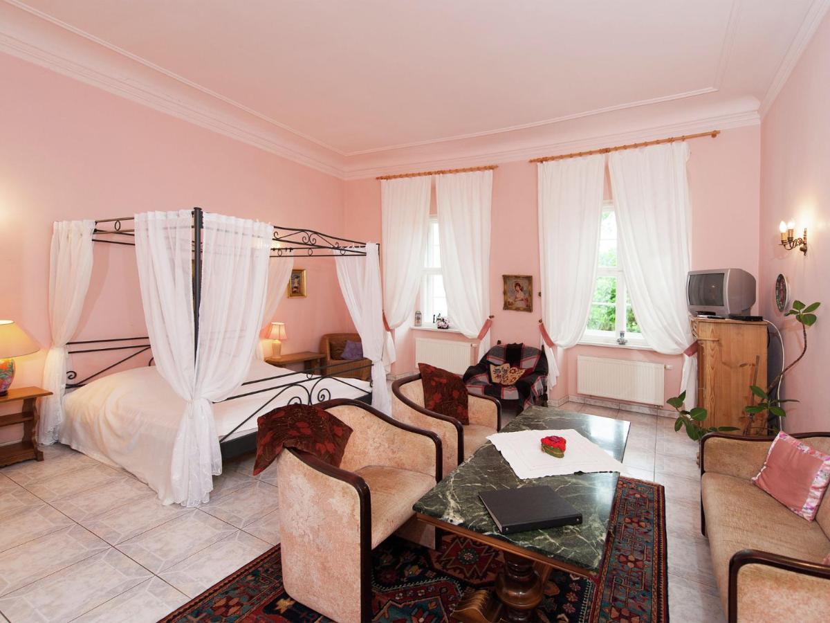 Vintage Apartment In Arzberg Triestewitz Buitenkant foto