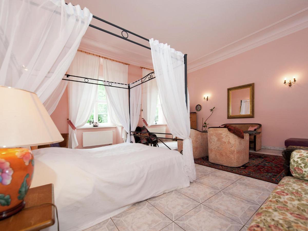 Vintage Apartment In Arzberg Triestewitz Buitenkant foto
